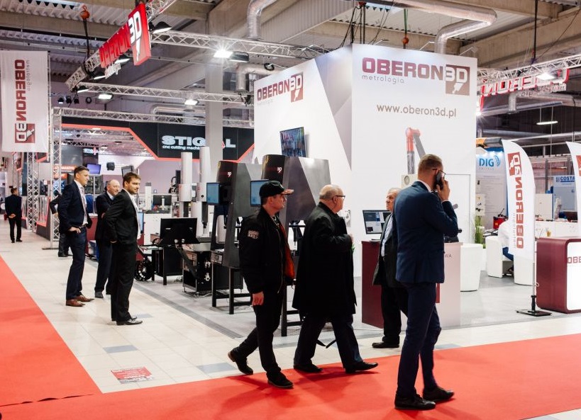 2026年波兰华沙工业及机床金属加工展览会Warsaw Industry Week参展商与海外采购商展台洽谈现场
