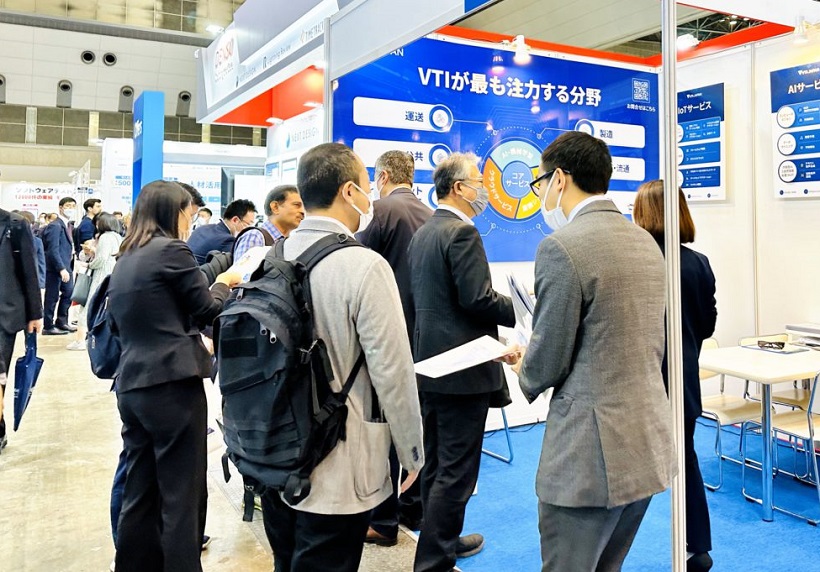2026年日本大阪软件与应用开发展览会SODEC Osaka参展商与海外采购商展台洽谈现场