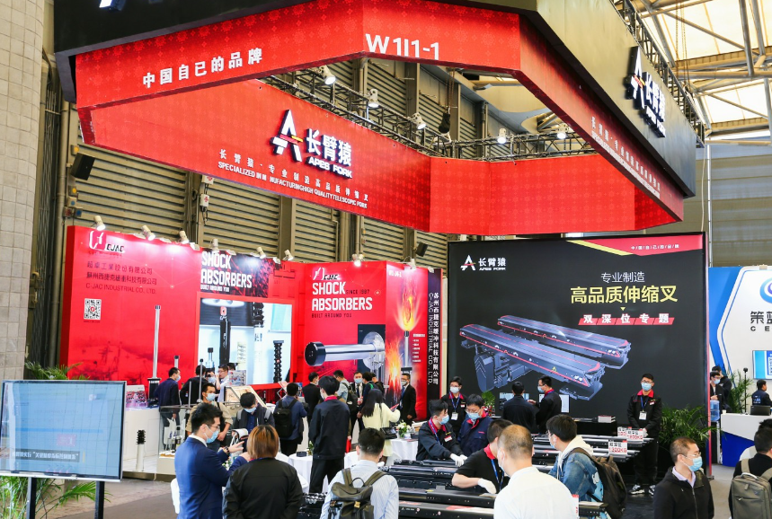 2026年上海国际工业零部件及分承包展览会Industrial Supply ASIA展馆现场，专业观众参观实况