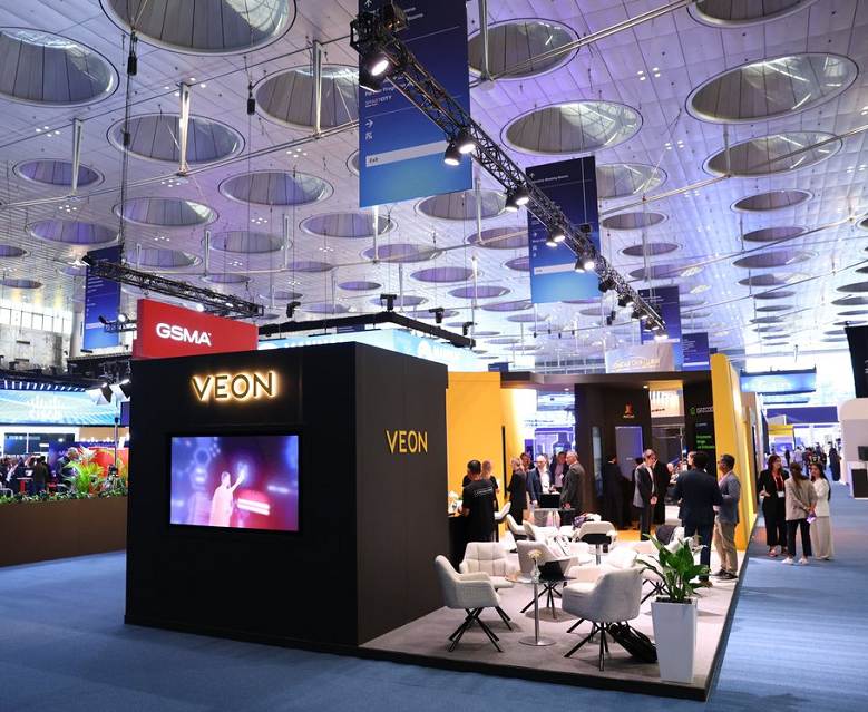 2026年卡塔尔世界移动通信大会MWC Doha展馆现场,专业观众参观实况