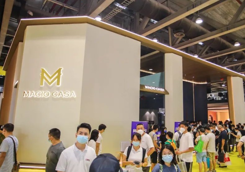 2026年广州设计周-广州家居设计展Guangzhou Designweek参展商与海外采购商展台洽谈现场