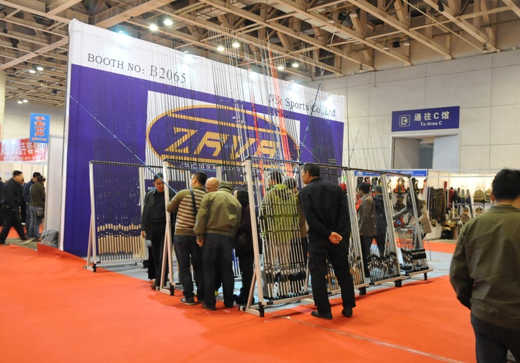 2027年威海钓鱼用品、钓具、渔具展览会CGC SHOW展馆现场,专业观众参观实况