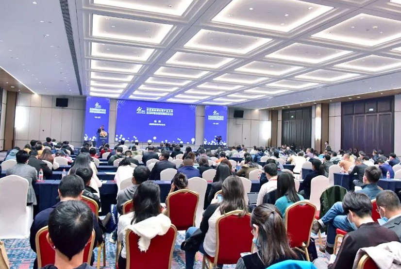 2026年中国细胞生物产业大会与生物医药创新合作大会CBIC参展商与海外采购商展台洽谈现场