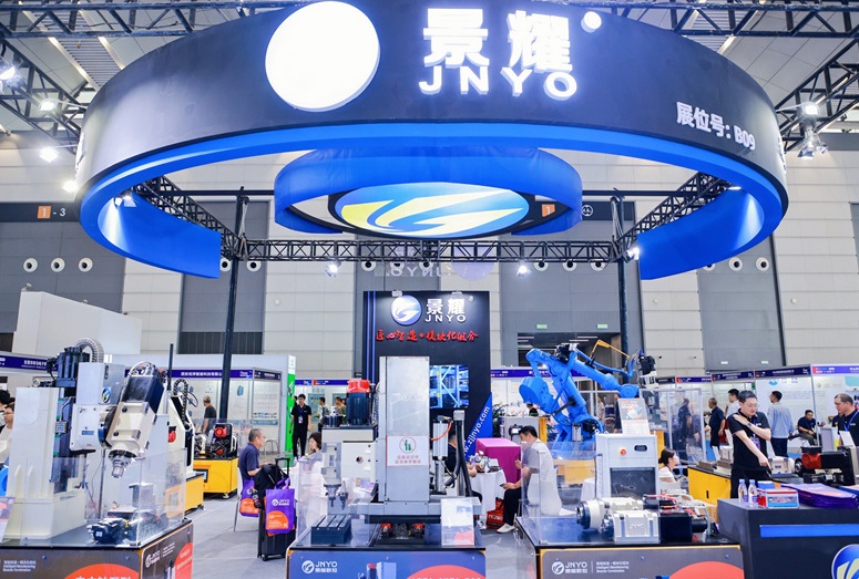 2026年西安先进制造暨数字工业展-西安国防科技展Xi`an Military Expo展馆现场，专业观众参观实况
