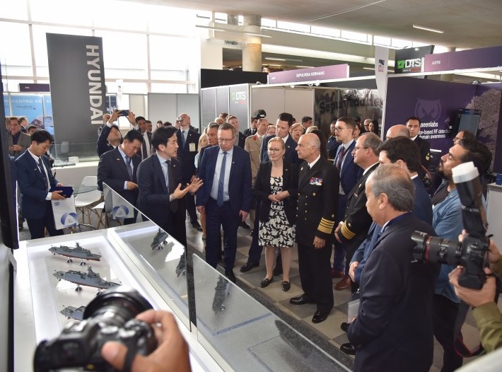 2026年智利国际海军防务展览会EXPONAVAL展馆内部展台环境实拍