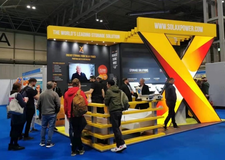 2027年英国伯明翰太阳能光伏展-英国储能展Solar Storage Live展会现场产品演示与行业交流活动