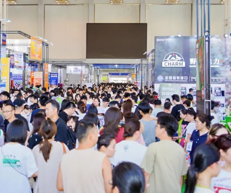 2026年长沙世界宠物博览会GWPF参展商与海外采购商展台洽谈现场