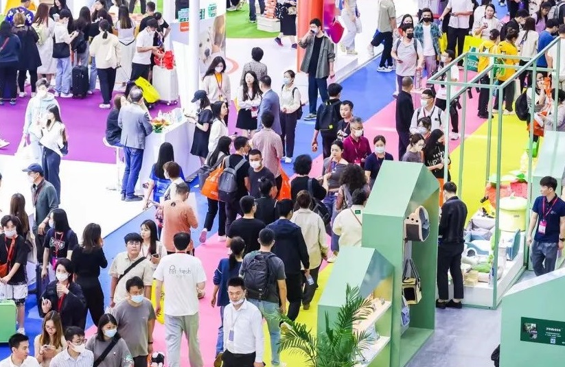 2026年厦门世界宠物博览会GWPF参展商与海外采购商展台洽谈现场