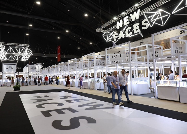 2026年泰国曼谷珠宝及宝石展览会Bangkok Gems & Jewelry Fair参展商与海外采购商展台洽谈现场