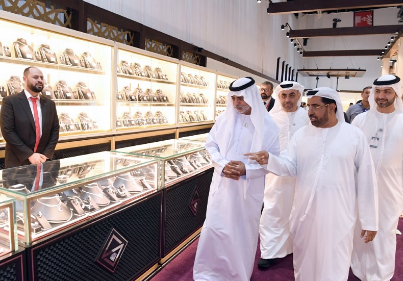 2026年中东阿布扎比珠宝钟表展JWSJewellery & Watch Show参展商与海外采购商展台洽谈现场