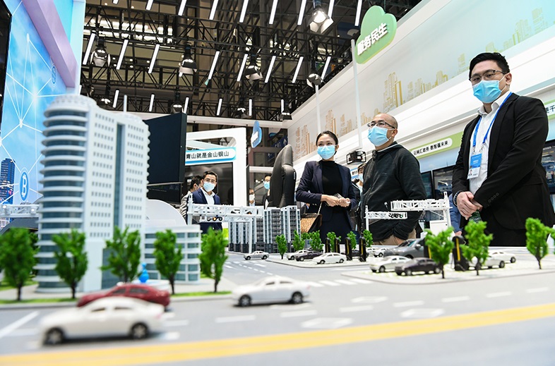 2026年深圳高交会3E亚洲消费电子展CHTF参展商与海外采购商展台洽谈现场