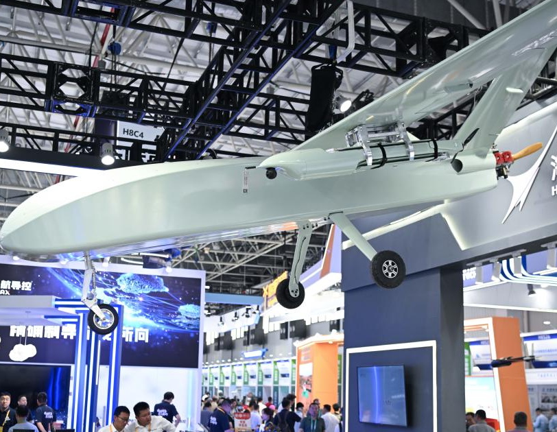 2026年西安无人机大会UAV EXPO参展商与海外采购商展台洽谈现场