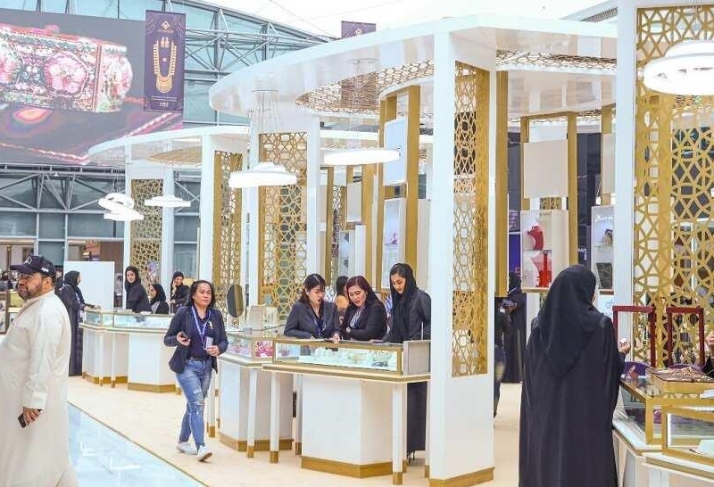 2026年中东沙迦珠宝钟表展览会Watch & Jewellery Middle East Show参展商与海外采购商展台洽谈现场