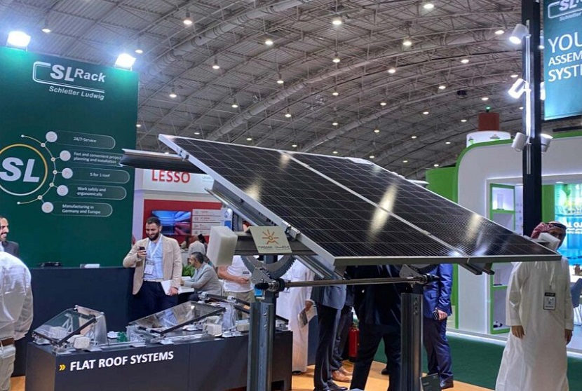 2026年沙特太阳能光伏、储能展览会Solar & Storage Live KSA参展商与海外采购商展台洽谈现场