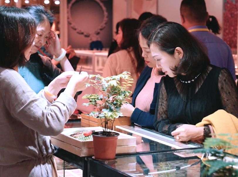 2026年华巨臣珠宝展-武汉国际珠宝玉石展Huajuchen Jewelry Exhibition展会现场产品演示与行业交流活动