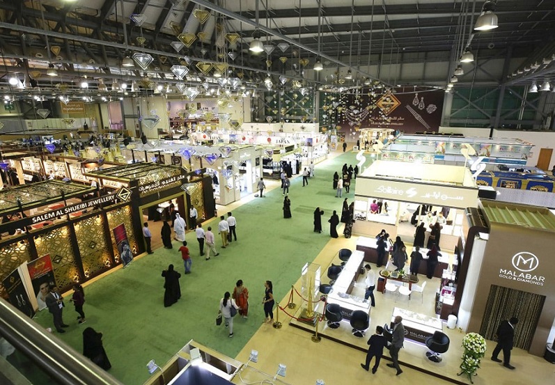 2026年中东阿布扎比珠宝钟表展JWSJewellery & Watch Show参展商与海外采购商展台洽谈现场