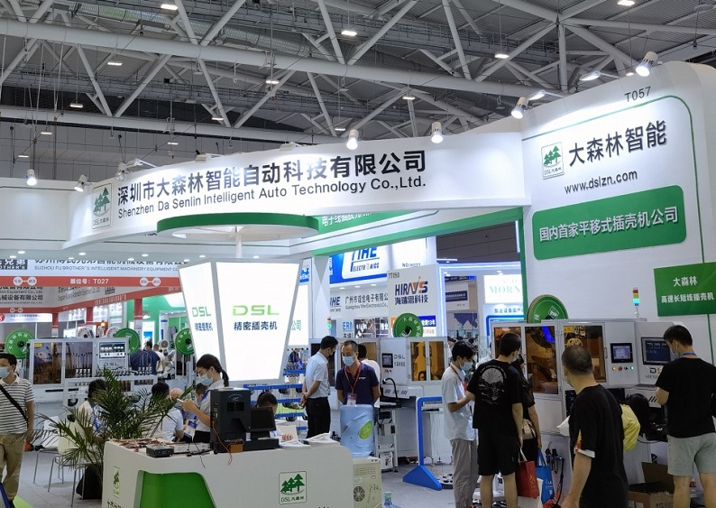 2027年深圳国际连接器、线缆线束及加工设备展览会ICH Shenzhen展馆现场,专业观众参观实况
