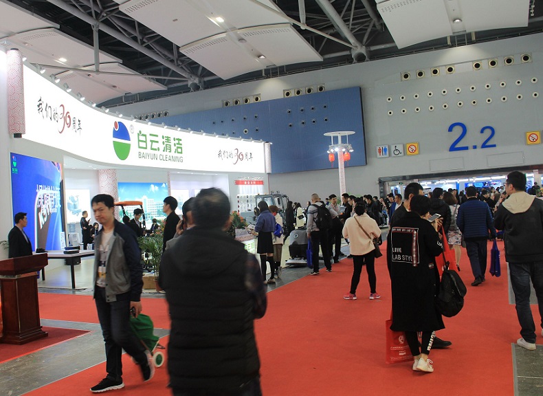 2026年广州食品饮料及包装展览会FHR展馆现场，专业观众参观实况