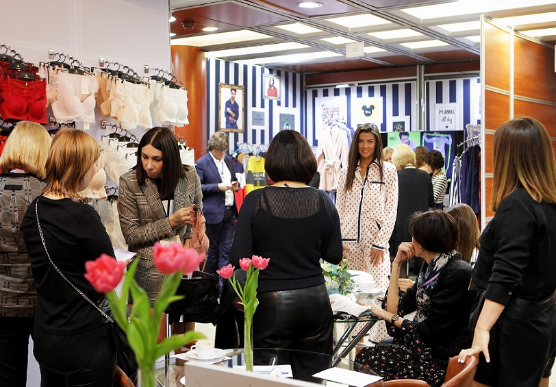2026年俄罗斯莫斯科内衣展览会Lingerie Show展馆现场,专业观众参观实况