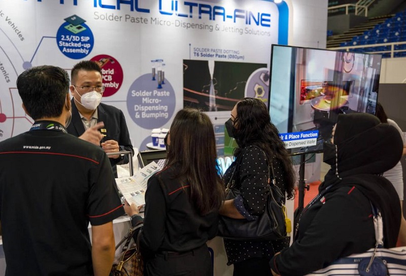 2026年印度新德里半导体展览会SEMICON INDIA展馆现场,专业观众参观实况