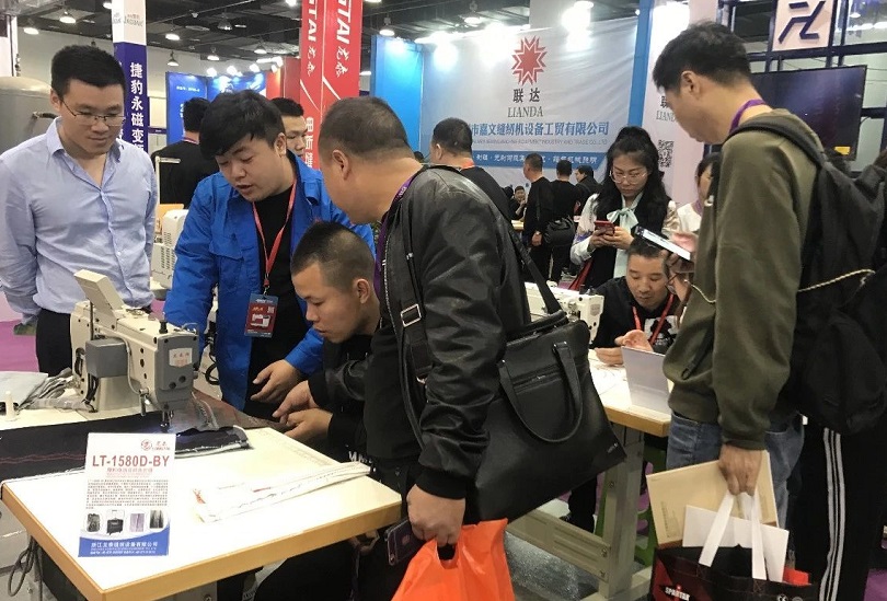 2026年台州国际缝制设备展览会CSE 参展商与海外采购商展台洽谈现场
