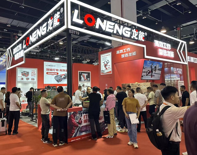 2026年永康五金展-中国五金博览会CHINA HARDWARE FAIR参展商与海外采购商展台洽谈现场