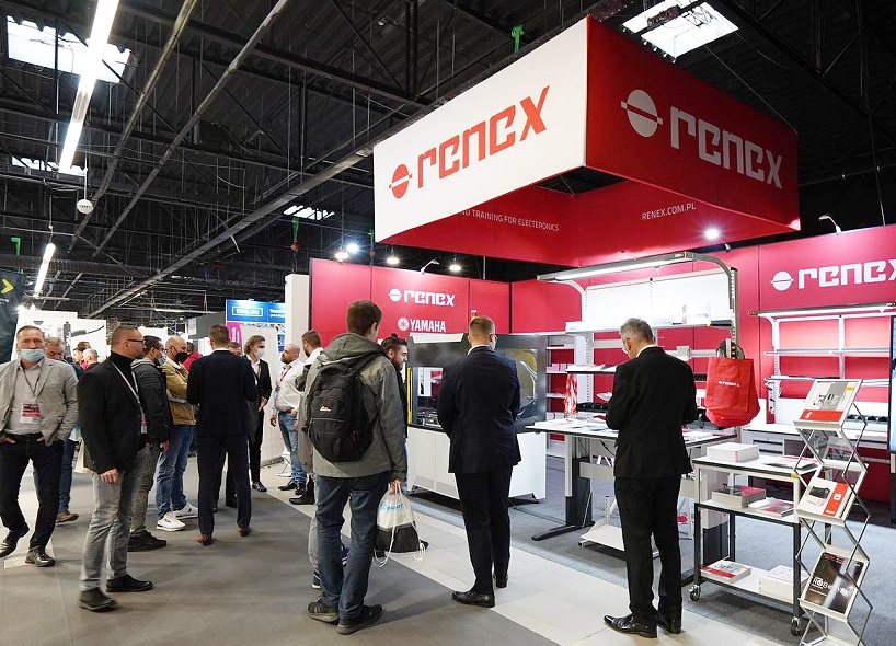 2026年波兰华沙工业及机床金属加工展览会Warsaw Industry Week参展商与海外采购商展台洽谈现场