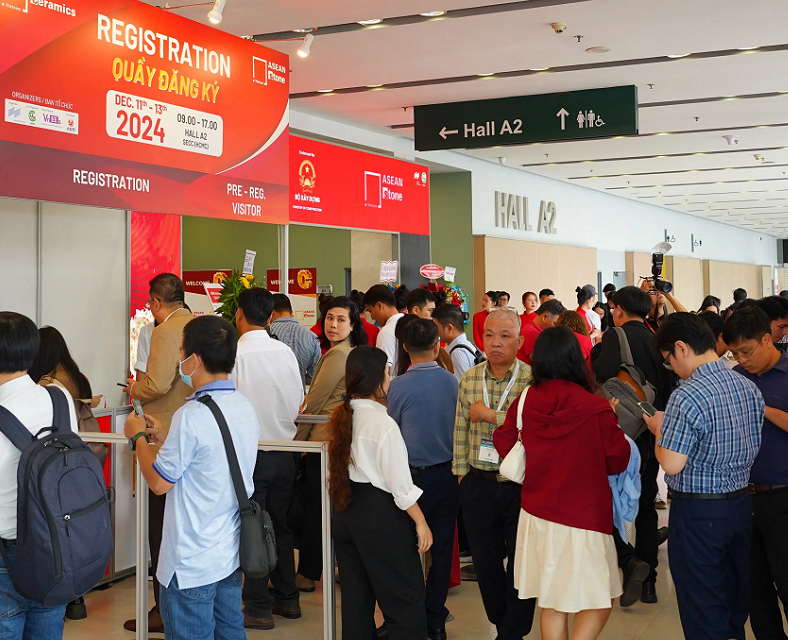 2026年越南河内陶瓷工业展览会ASEAN Ceramics Vietnam参展商与海外采购商展台洽谈现场