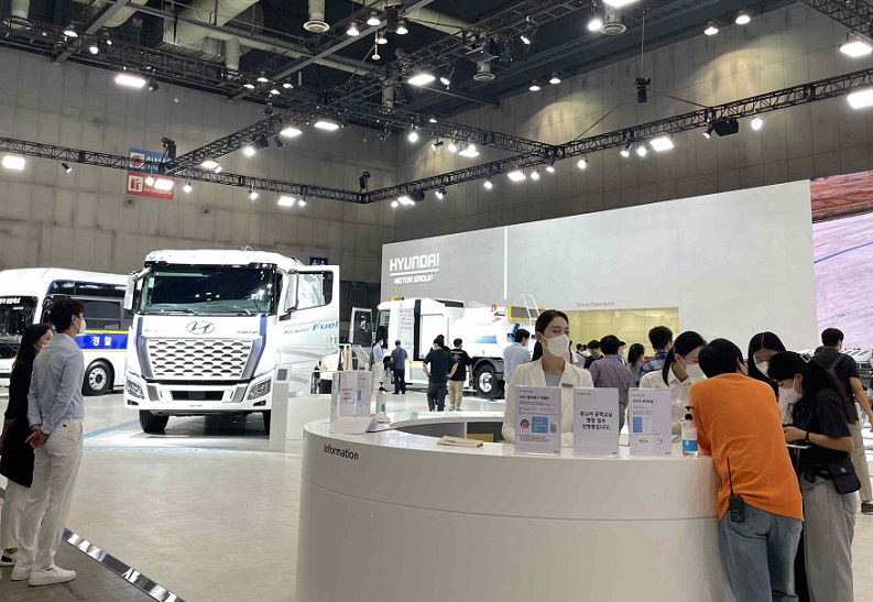 2026年韩国首尔二次电池展览会K-BATTERY SHOW展馆现场,专业观众参观实况