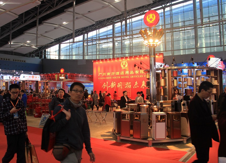 2026年广州食品饮料及包装展览会FHR参展商与海外采购商展台洽谈现场