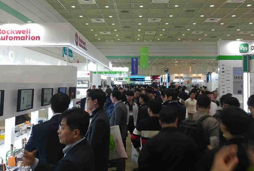 2027年韩国首尔自动化、传感器、大数据、智慧物流展Automation World展馆现场,专业观众参观实况