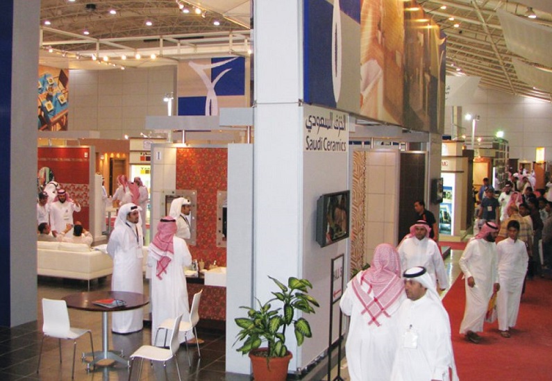 2026年沙特利雅得电力能源、照明展览会Saudi Elenex参展商与海外采购商展台洽谈现场