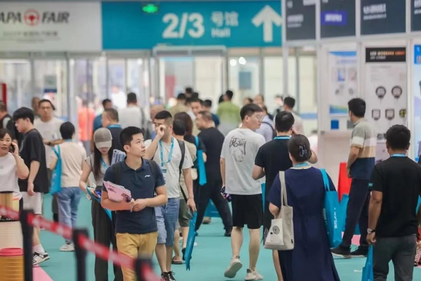 2027年宁波国际汽车零部件及售后市场展览会CAPAFAIR行业机械设备展品展台实拍