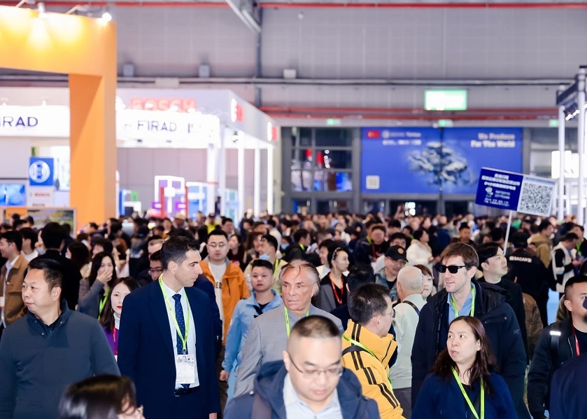 2026年上海法兰克福汽配展览会Automechanika Shanghai展馆现场,专业观众参观实况