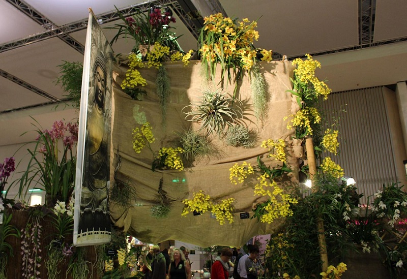 2027年德国德累斯顿花卉园艺展览会Dresdner Ostern展馆现场,专业观众参观实况