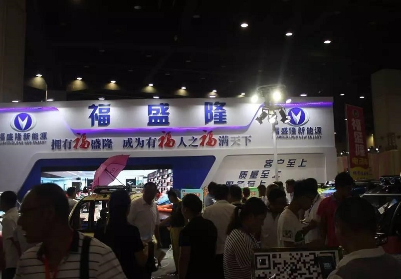 2026年郑州电动车、自行车及新能源汽车展Zhengzhou Electric Car Show展馆现场，专业观众参观实况
