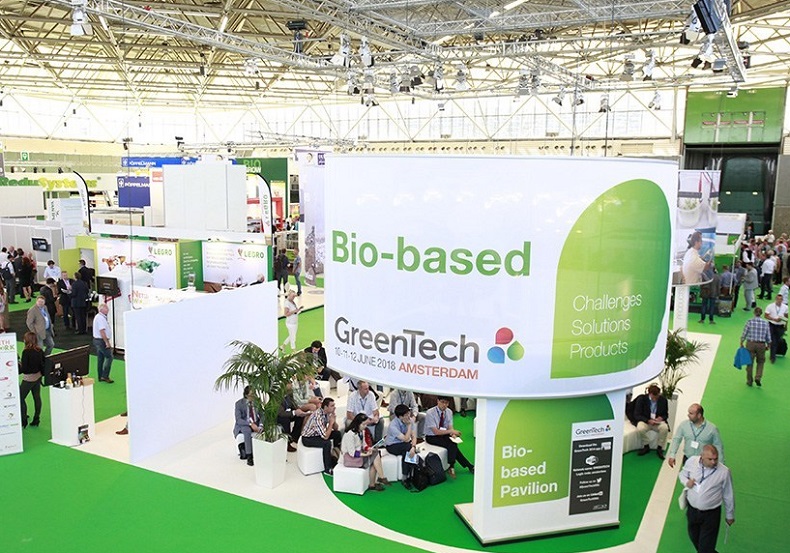 2027年荷兰阿姆斯特丹花卉园艺展览会GreenTech参展商与海外采购商展台洽谈现场