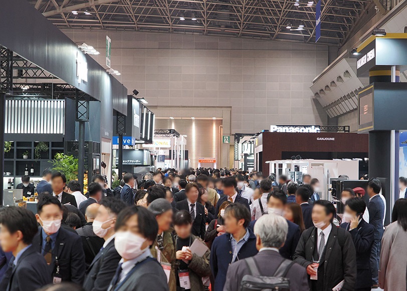 2027年日本东京厨房设备机器展览会JAPAN FOOD SERVICE参展商与海外采购商展台洽谈现场