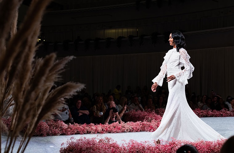 2027年美国亚特兰大婚纱展览会VOW New World of Bridal展馆内部展台环境实拍
