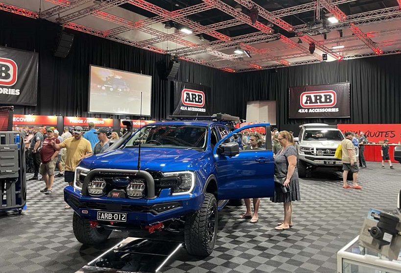 2027年澳洲澳大利亚布里斯班越野车、钓具、户外露营用品展 National 4x4 Outdoors Show展馆现场,专业观众参观实况