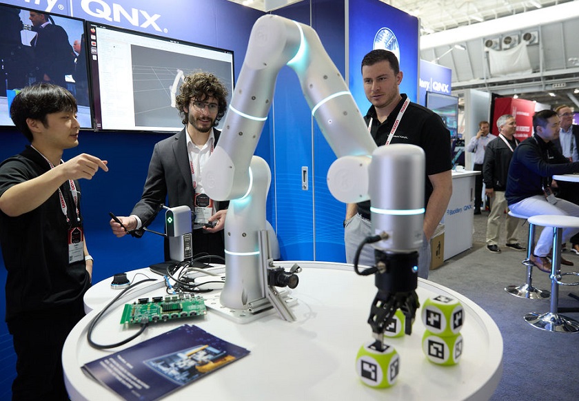 2027年美国波士顿机器人及自动化展览会Robotics Summit & Expo行业机械设备展品展台实拍