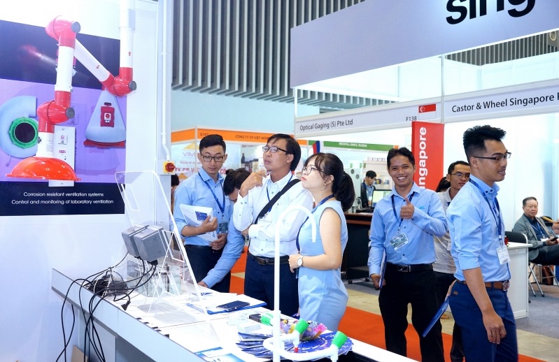 2027年柬埔寨医疗医药制药展览会Cambodia Phar-Med Expo参展商与海外采购商展台洽谈现场