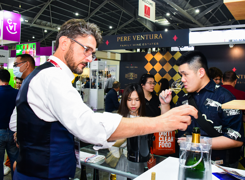2028年新加坡葡萄酒、红酒、烈酒展览会ProWine Singapore展馆内部展台环境实拍