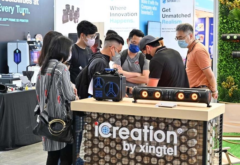 2027年香港资讯科技展-香港国际科创展ICT EXPO展馆现场，专业观众参观实况