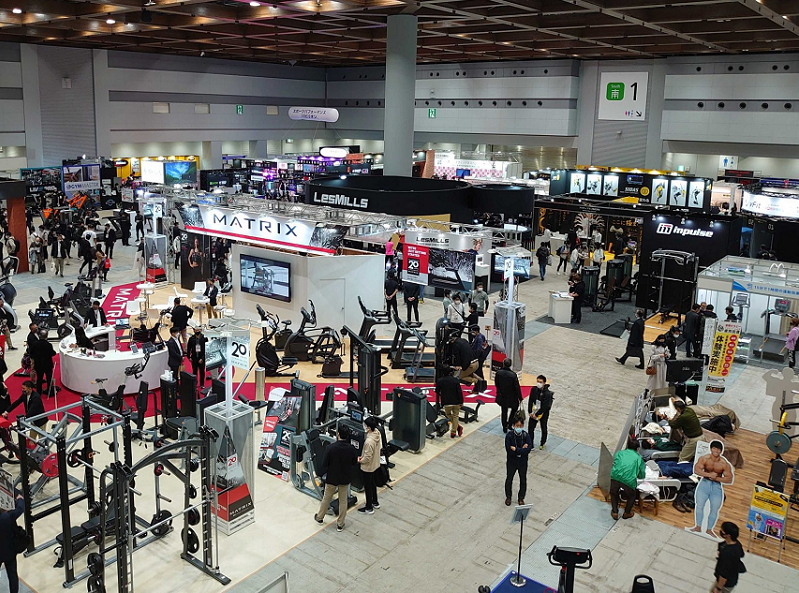 2027年日本东京体育场馆及设施展览会SPORTEC展馆现场,专业观众参观实况