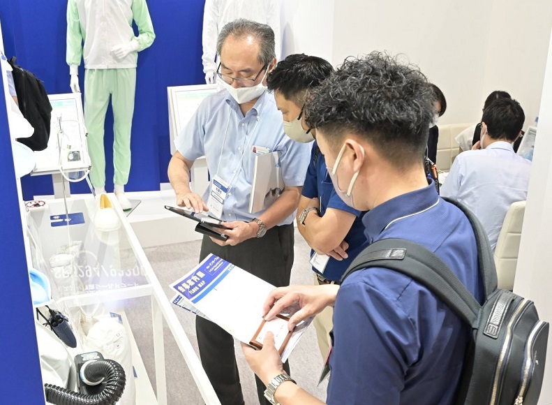 2027年日本东京生物及制药工业展览会INTERPHEX Week展馆现场,专业观众参观实况