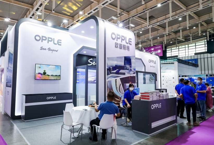 2027年上海国际商业及工程照明展览会Expo Lighting参展商与海外采购商展台洽谈现场