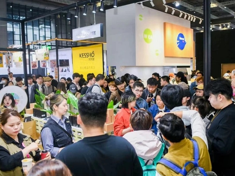 2027年上海咖啡美食文化节-上海咖啡周COFFEE FOODIE FESTIVAL参展商与海外采购商展台洽谈现场