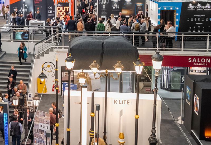 2026年英国伦敦照明展览会LiGHT EXPO展馆现场，专业观众参观实况
