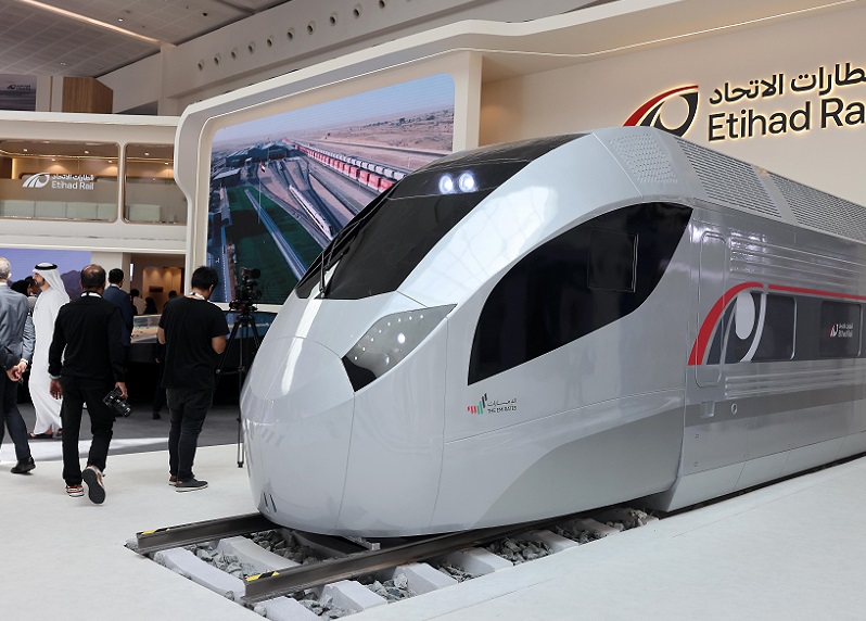 2027年中东阿联酋阿布扎比轨道交通展览会GLOBAL RAIL展馆现场,专业观众参观实况